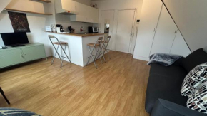 Studio Porte Maillot Immeuble Haussmannien
